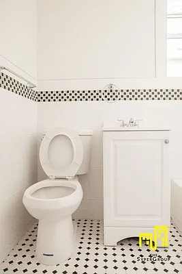 Rented by The Syper Group | media 8