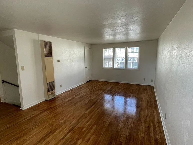 Vista Terrace — Photo 17
