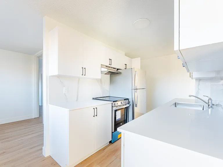 815 50th Ave SW — Photo 34