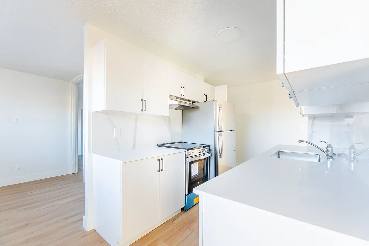Building Photo - 815 50th Ave SW