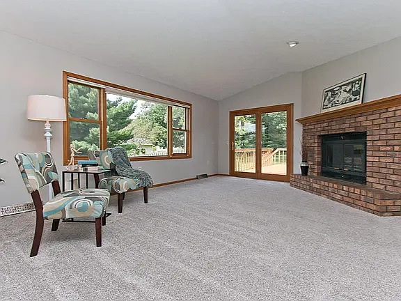 3380 Balsam Ct NE — Photo 3