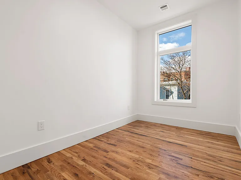 120 Regent St #3 — Photo 7