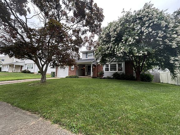 3rd image of 217 Vassar Dr