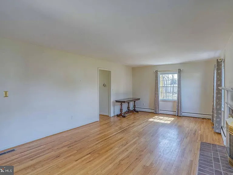 74 S Fairfield Dr — Photo 4
