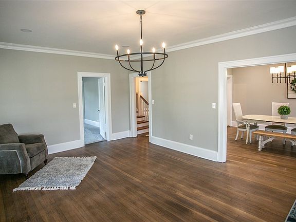 3rd image of 470 W Jefferson Ave
