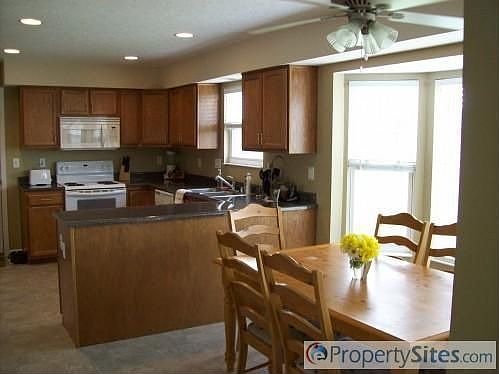 3rd image of 1754 Waverly Dr