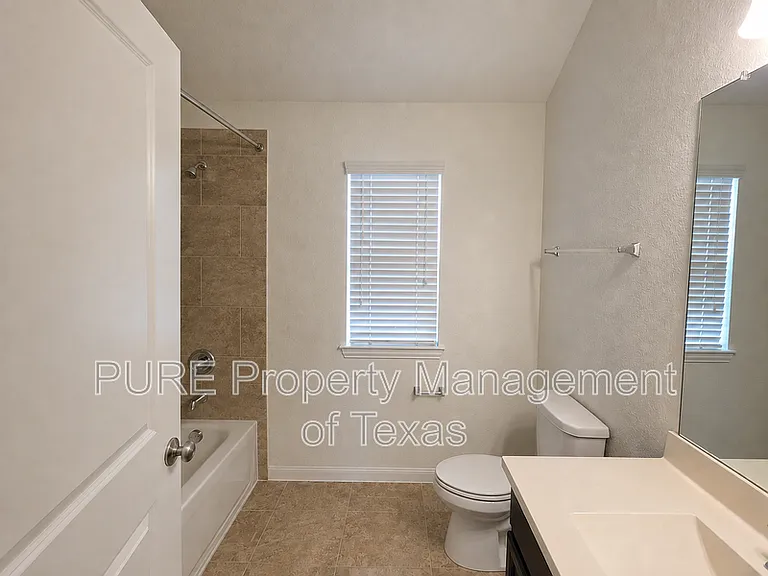 615 Linares Ln — Photo 19