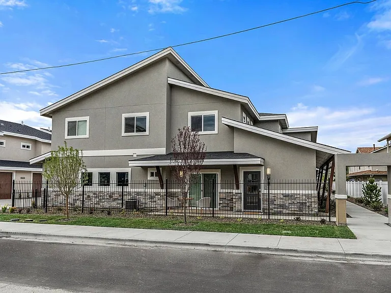 8953 W Irving St — Photo 3