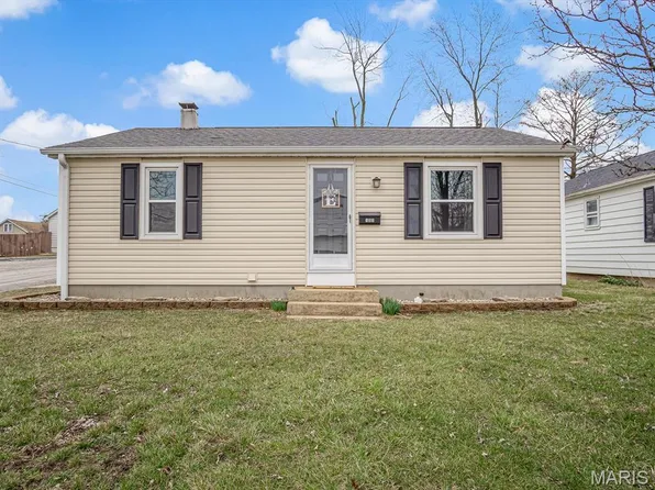 100 Lemen St, Waterloo, IL 62298