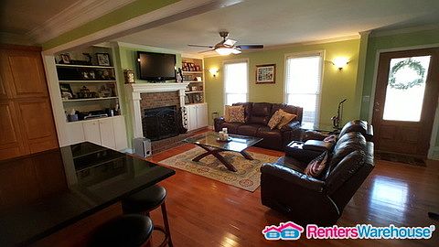 3rd image of 504 Meadow Creek Ln