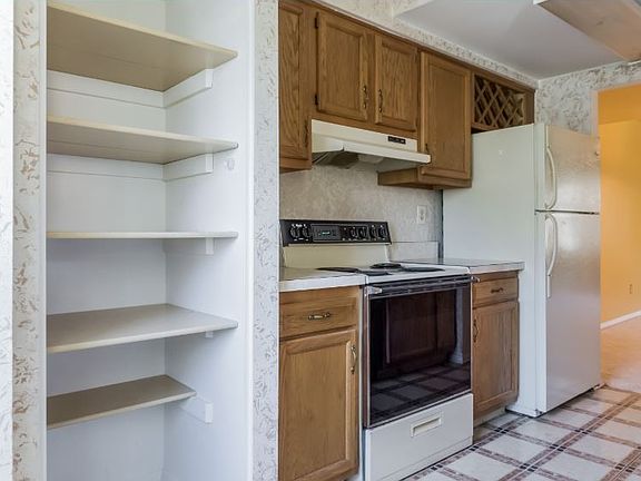 5th image of 1806 Sharwood Pl