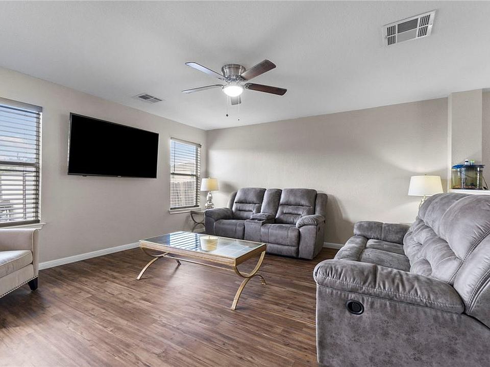 1st image of 18425 Crestwind Ln
