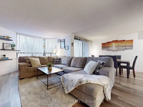 688 Preston Pkwy #403, Cambridge, ON N3H 5K6