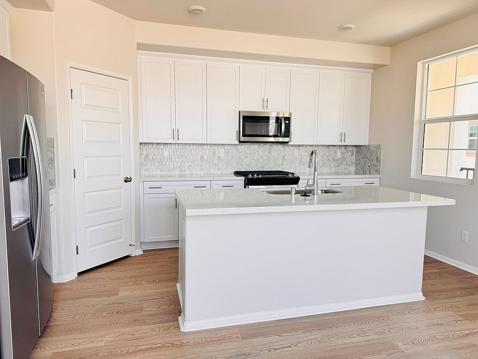 Kitchen with upgraded Quartz countertops