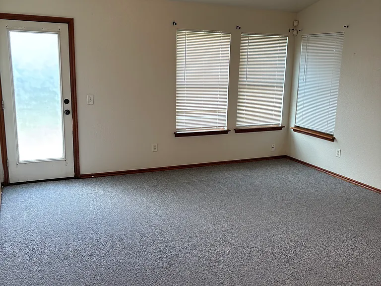 3204 SW 102nd St — Photo 3