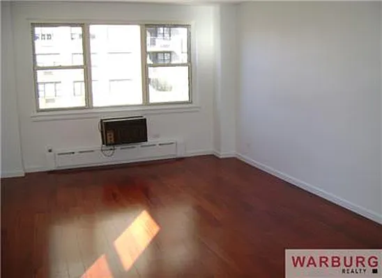 Rented by Warburg | media 25