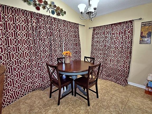4th image of 1378 Laurel Glen Dr