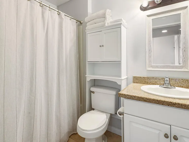 5500 Owensmouth Ave #323 — Photo 14