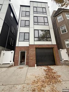 37 S 7th St, Newark, NJ, 07107