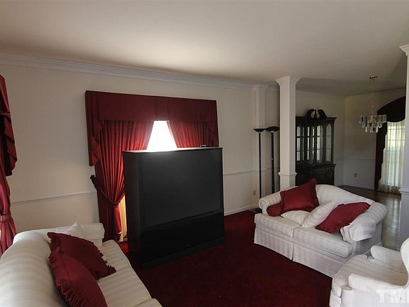 3rd image of 102 Pegasus Dr