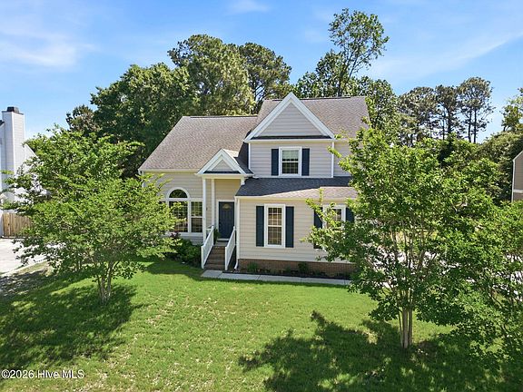 4th image of 4011 E Bishop Court