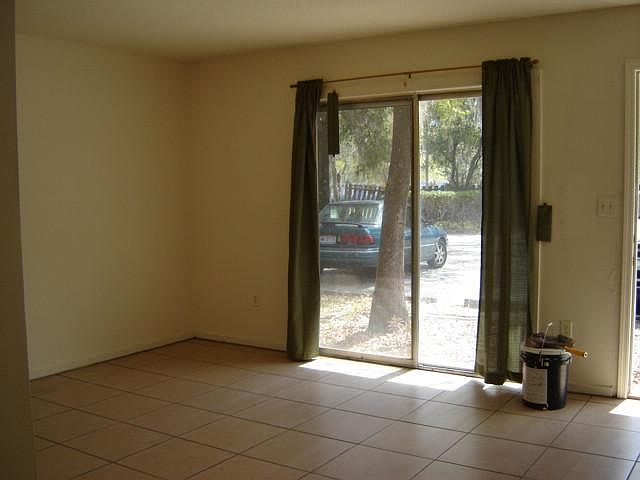 2nd image of 814 SE 5th Ave APT 3