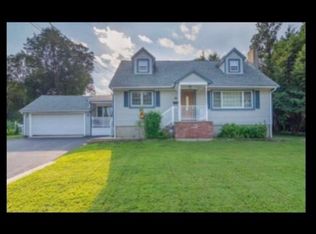 66 Ridgewood Dr, Norwood, MA 02062