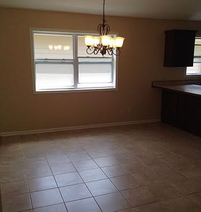 5th image of 833 Bella Dr