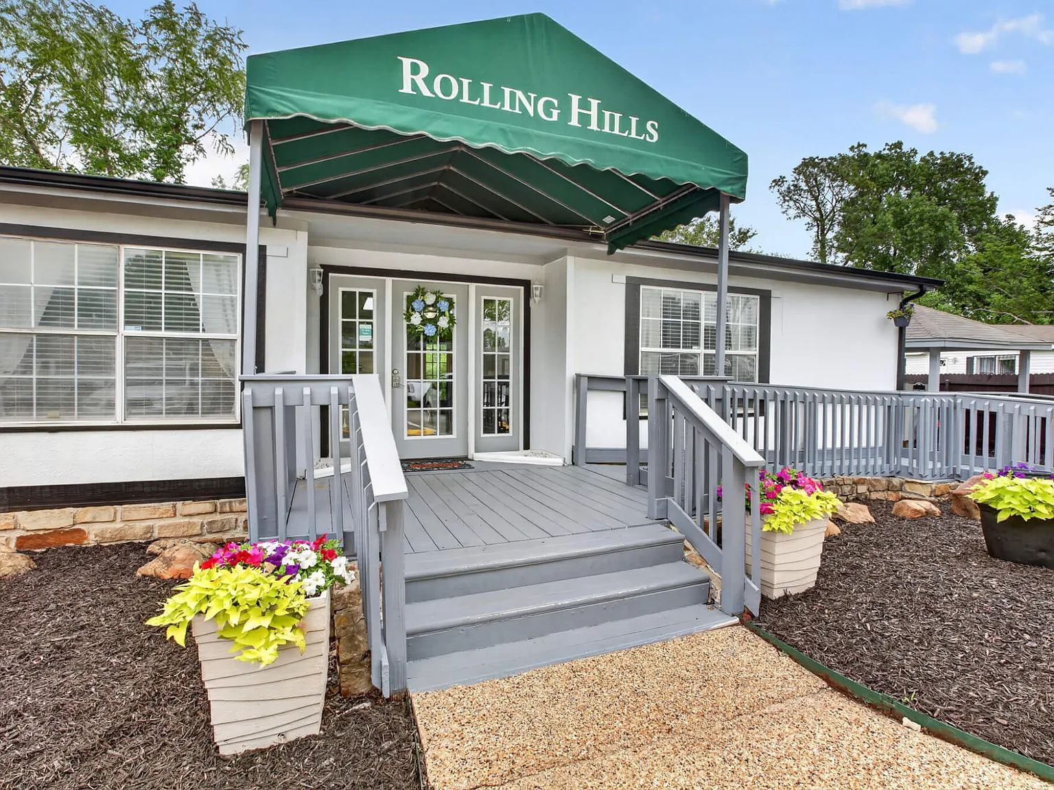 Rolling Hills — Photo 3