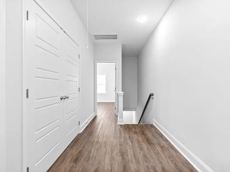 760 Tracy Ln #D104 — Photo 10