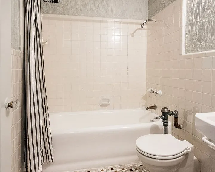 The Belcrest — Photo 131