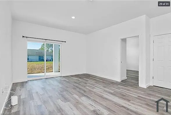 727 Jack Ave S — Photo 19