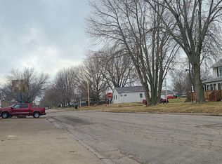 102 W 2nd St, Tipton, IA 52772