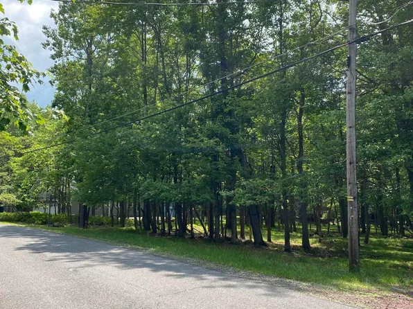 140 Schochs Mill Rd, Blakeslee, PA 18610