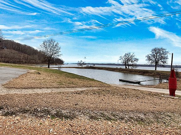 3rd image of 743 Brownfield Rd