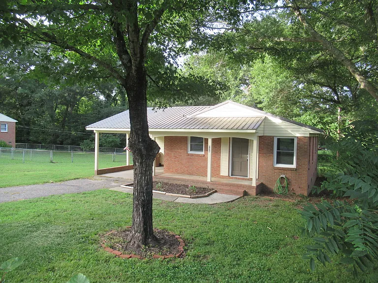 208 Crescent Ct — Photo 18