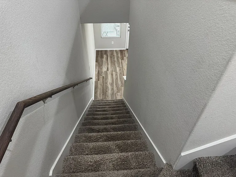 214 Damon Dr — Photo 17