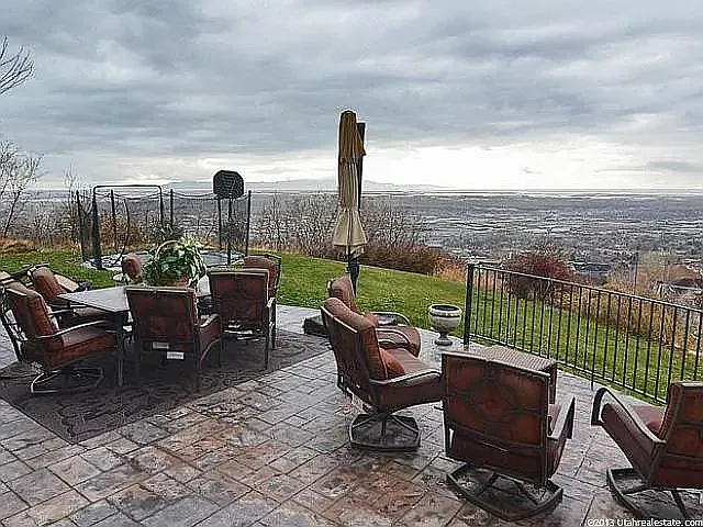 6 bed, 3.5 bath, 4011 sqft, $4,300 — Photo 3
