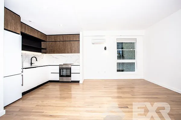 Rented by EXR | media 2