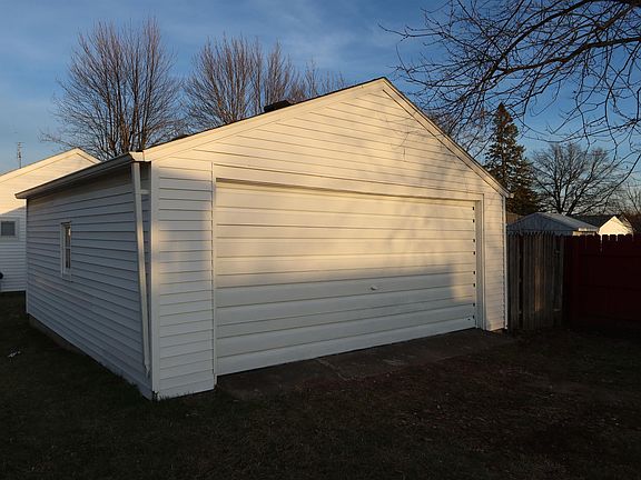 4th image of 4844 S Harrison St