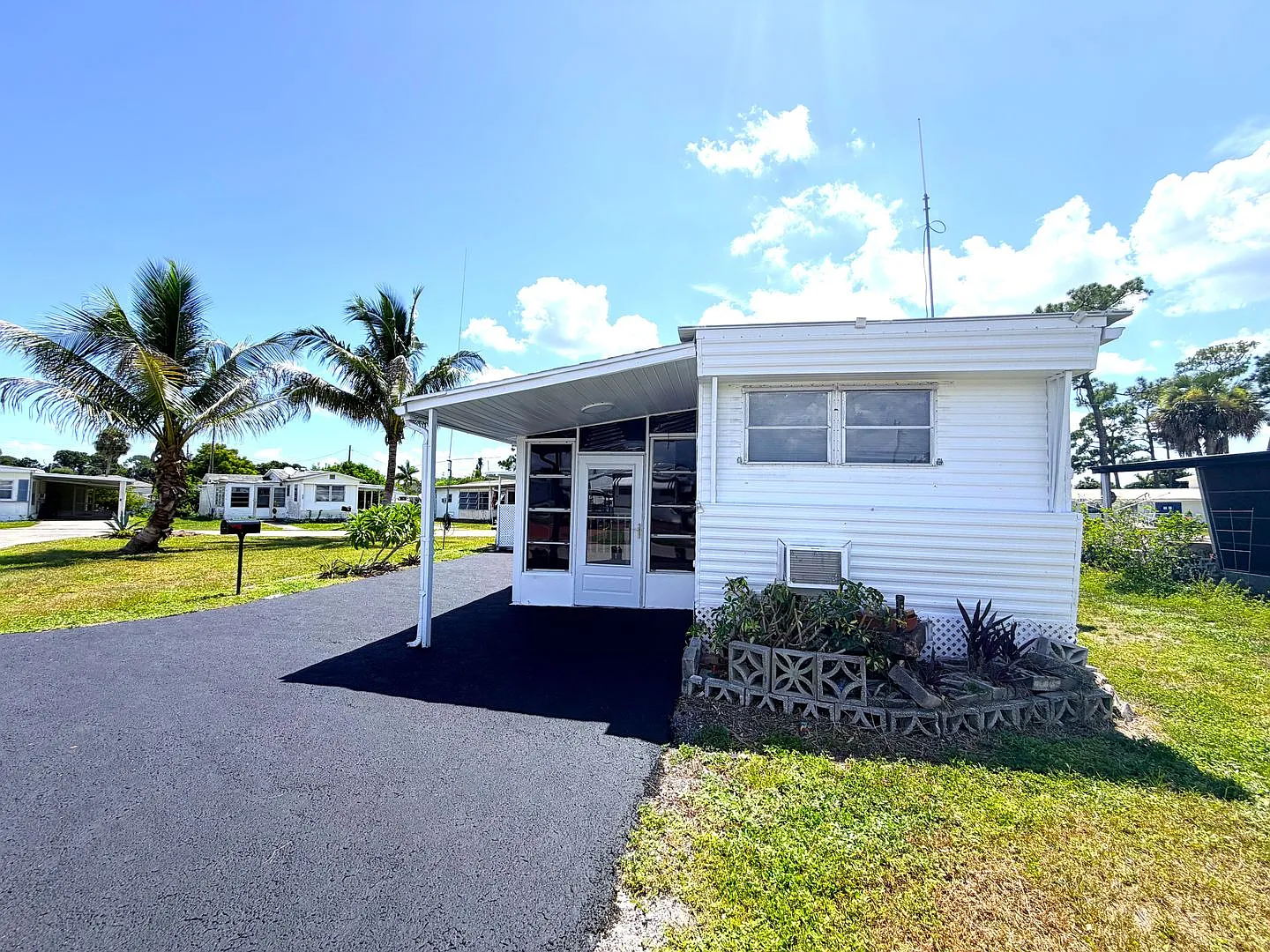 First Month Rent Free! 2/1 In N. Ft. Myers All Age Community! — Photo 1
