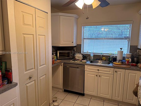 5th image of 9781 Sunrise Lakes Blvd APT 202