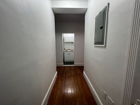 5th image of 238 Hemenway St APT 14