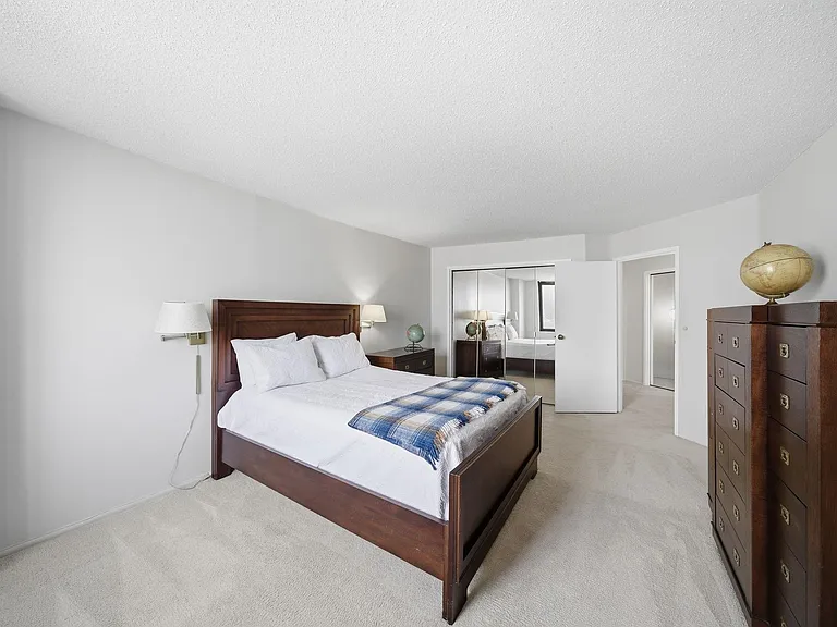 2103 Harmon Cove Tower #2103 — Photo 27