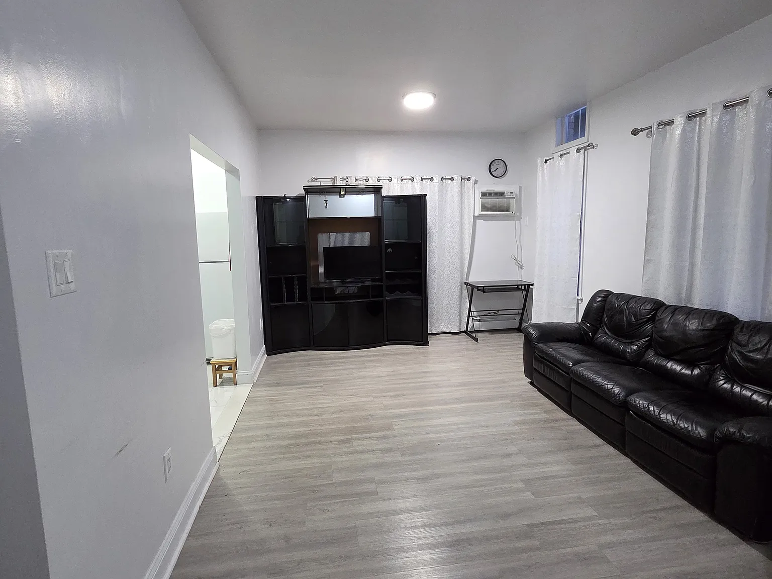 3 bed, 1200 sqft, $3,499 — Photo 3