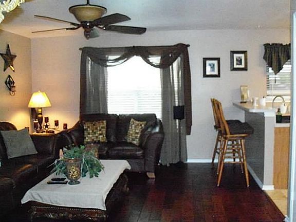 3rd image of 505 Longshore Dr