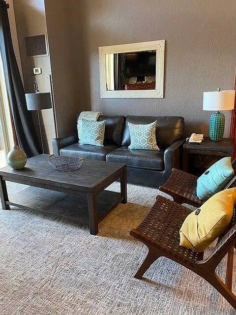 1 bed, 738 sqft, $3,250 — Photo 2