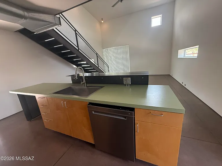 741 S Fremont Ave — Photo 5