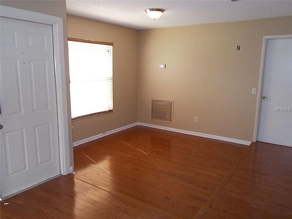3rd image of 4735 Canterbury Dr