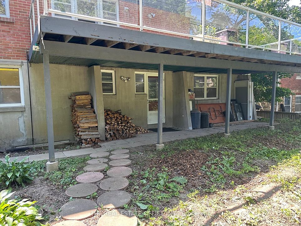 2nd image of 65 Wallace St
